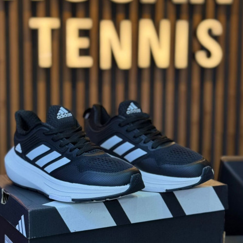 ADIDAS BOUNCE NEGRA BLANCA DAMA