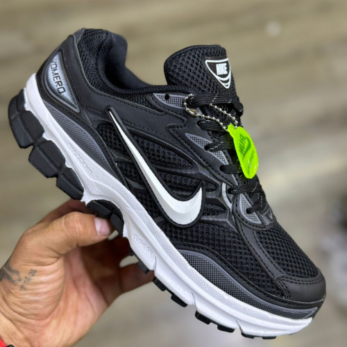 NIKE VOMERO NEGRA NEGRA BLANCA
