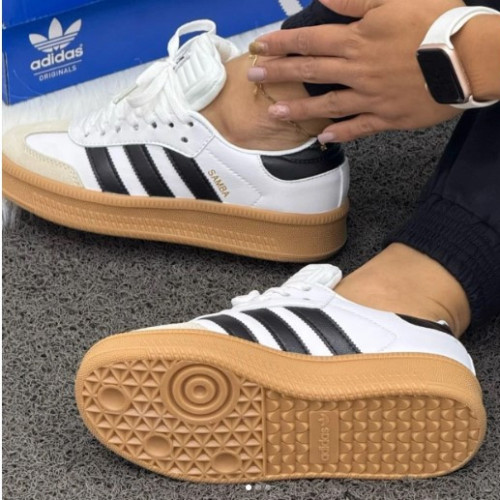 ADIDAS BLANCA RAYA NEGRA