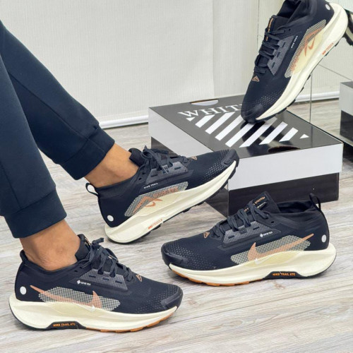 NIKE TRAIL NEGRA CAGE DAMA