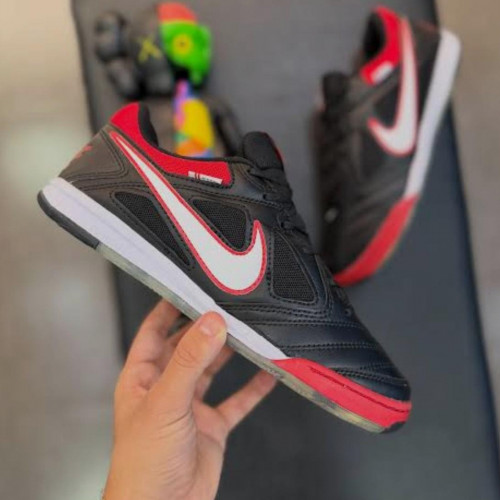 VIP NIKE GATO SB NEGRO ROJO