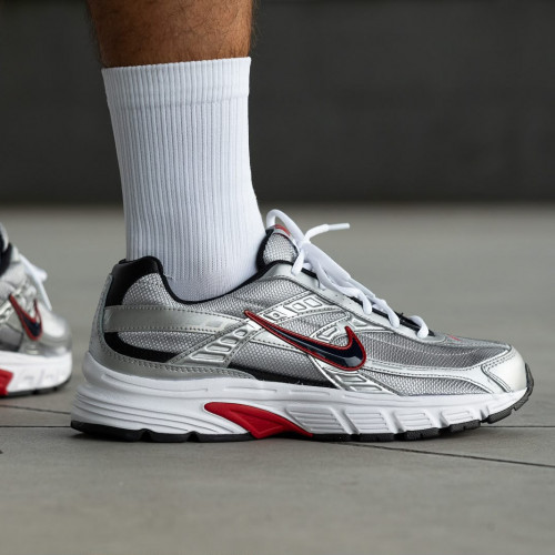 NIKE INITIATOR PLATEADO ROJO HOMBRE