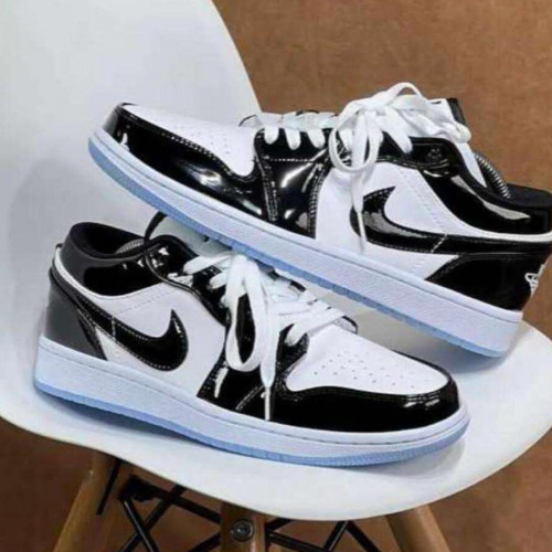 NIKE RETRO 1 CHAROL BLANCA DAMA