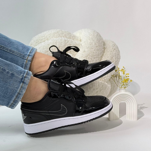 NIKE RETRO 1 CHAROL NEGRA SUALA BLANCA