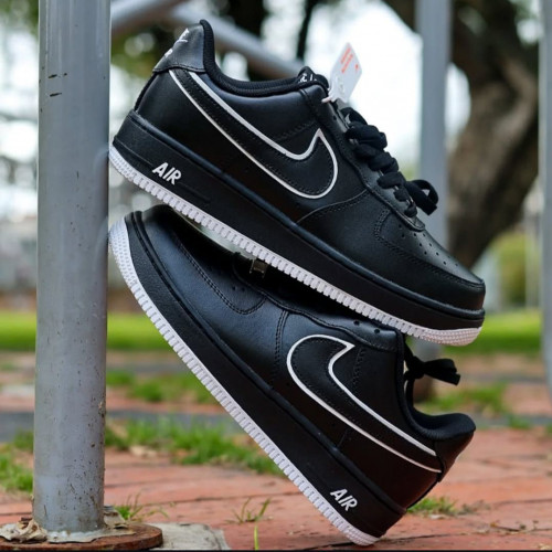 NIKE FOR ONE NEGRA SUELA BLANCA HOMBRE